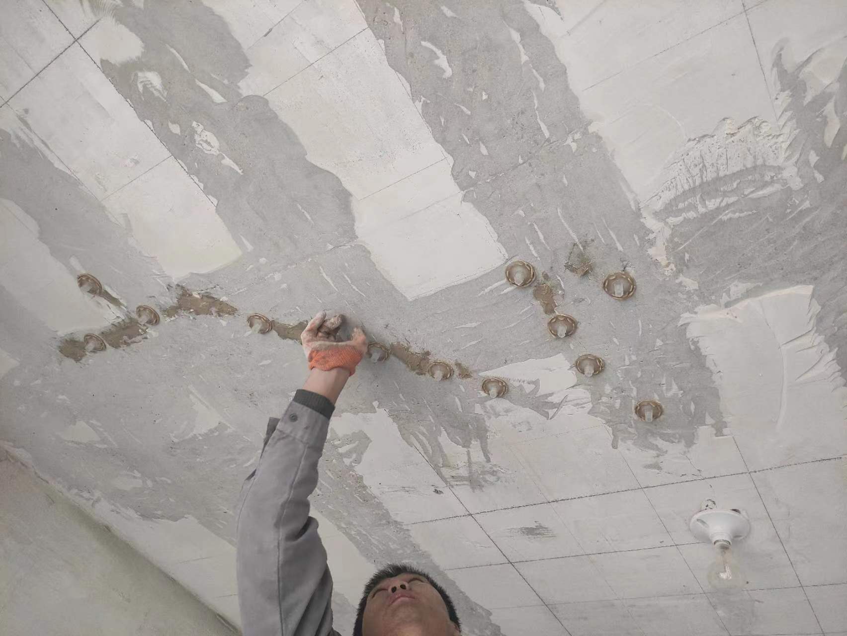 新平混凝土楼板裂缝为什么会开裂?怎么修补?